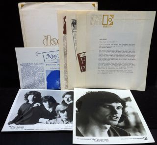 Doors 1967 6 - Page Press Kit With 2 B&w Promo Photos Jim Morrison