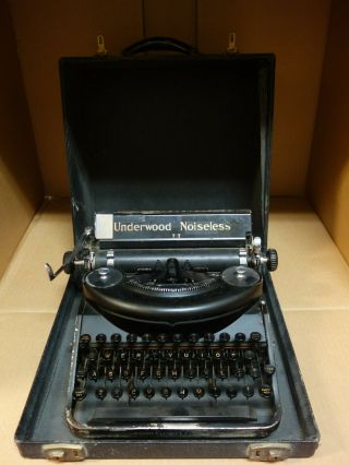 Underwood Elliott Fisher Co.  Noiseless 77 Typewriter Circa 1930 