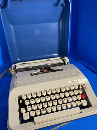 Vintage Underwood 378 Portable Typewriter With Carrying Case Collectors Piece