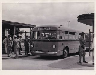 Wwii Gmc 8x10 Photo General Motors Made 1944 Us Navy Bus Transport 273