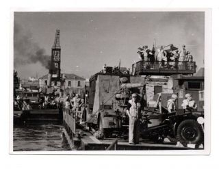 WWII German Press Photo Afrikakorps Artillery And AA Guns Port Of Tobruk Africa 2