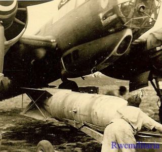 Best Luftwaffe Airmen Loading Heavy Aerial 1600kg Bomb Onto Ju - 88 Bomber