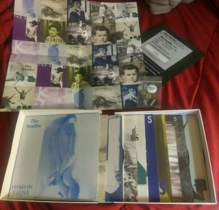 The Smiths Singles Box Set (12) Vinyl 7 ,  Inserts,  Pins,  Poster,  Morrissey