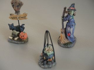Spooky Hallow 3 Figures Perfect With Lemax Dept 56 Halloween Village Accessory