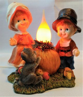 Pilgrim Girl And Boy With Cat And Pumpkin Light