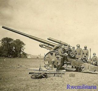 At Ready Wehrmacht Artillery Crew Set Up In Field W/ Sfh.  18 15cm Gun