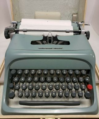 Vtg 1960s Olivetti Underwood Studio 44 Portable Typewriter W/case & Instructions