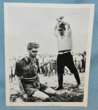 1945 Dated Press Photo - " Allied Flier Beheaded By.  "