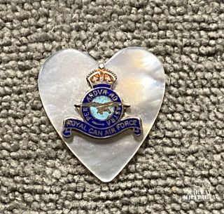 Ww2 Rcaf Kings Crown Crest On Shell Heart Shaped Charm (22980)