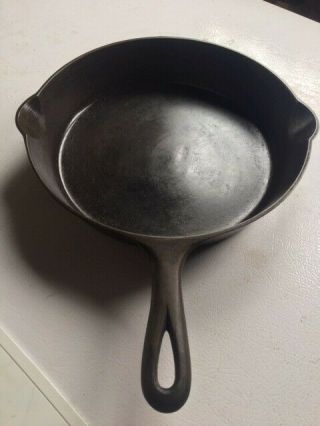 Griswold No.  9 Cast Iron Skillet Small Logo P/n 710 D,  Has Very Slight Woble.