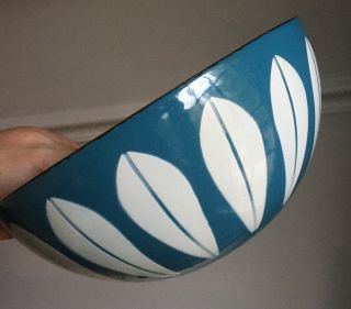 Mid Century Modern Cathrineholm Norway Blue & White Lotus Enamel 8” Bowl Very Gd