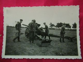 Wwii German Photo Combat Soldiers With 7.  5cm In Field Range Gauges