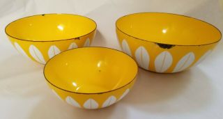 Set Of 3 Vintage Catherine Holm Enamelware Lotus Bowls,  8 ",  7 ",  & 5 1/2 " Yellow