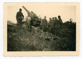German 150mm Artillery And Crew In Firing Position.  Ww2,  Photo
