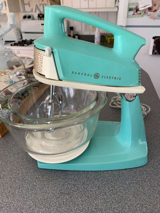 Vintage Ge General Electric Aqua Turquoise Stand / Hand Mixer Model 17m25