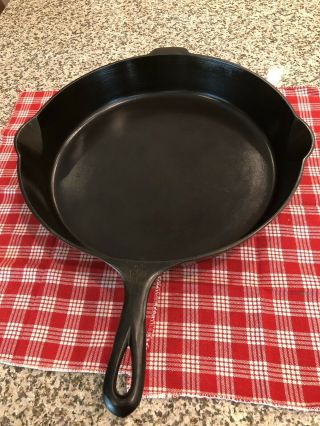 Vintage Griswold No.  12 Cast Iron Skillet,  No.  719d,  Small Logo With Heat Ring