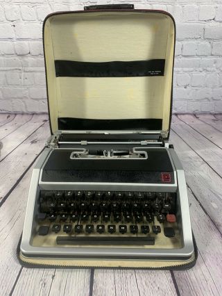 Olivetti Underwood Lettera 33 Portable Typewriter Vintage W/ Red Case Parts Oblh
