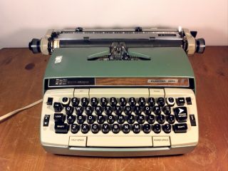 Vintage Smith Corona Electra 220 Electric Typewriter Green,  Case Parts/repair
