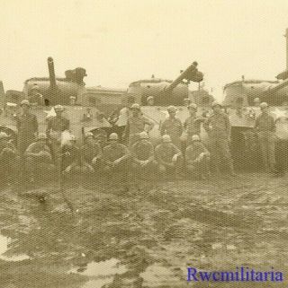 Fantastic Us Tankers Posed In Front Of Their M10 Tank Destroyer In Field