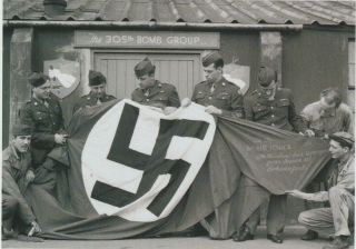 Nazi Flag Captured By 305th Bg After Destruction Of Factory Ww2 Print 5x7