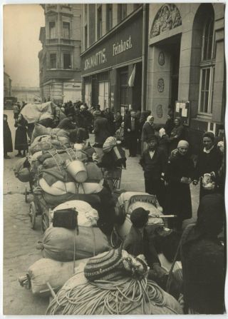 Wwii Large Size Press Photo: Refugees With Carts On Berlin Street,  May 1945