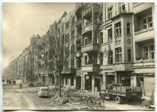 Wwii Press Large Size Photo: Berlin Street View After The Battle,  May 1945