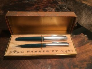 Vintage Green Parker 21 Fountain Pen Set - - Well Cared For