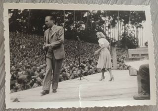 Photo Wwii Germany Us Military Uso Jack Benny Martha Tilton Performing 1944