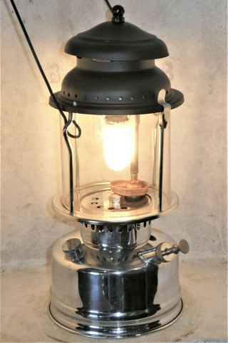 Aussie Aladdin 1a Kerosene Pressure Lantern,  Seals Fitted,  Burns Good.