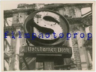 Wwii Us Photo - Great Close Up View Of Large Potsdamer Platz Sign Berlin Germany