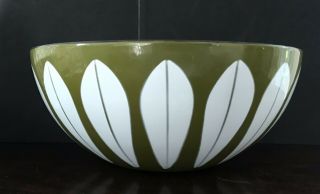 Vintage Cathrineholm Holm Avocado Green Lotus 9.  5”enamel Bowl Mid - Century Modern