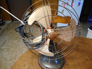 General Electric 10in.  Oscilating 2 Speed Fan