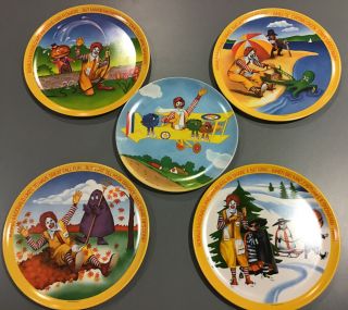 Complete Set Of 4 1977 Ronald Mcdonalds Dinner Plates Plus 1985 Fry Guys Flying