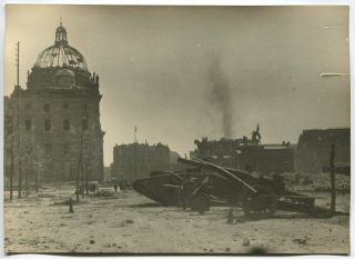 Wwii Press Photo: Ruined Berlin Center View - Altes Museum Exhibition,  May 1945