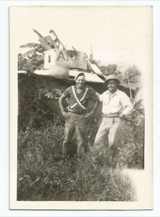 Ww2 Photo - Destroyed Japanese Tank - Turret Hit - With Us Soldiers