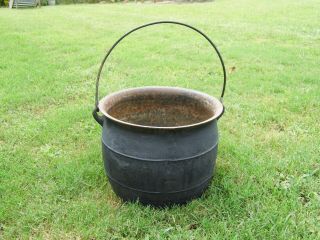 Large Vintage Cast Iron 3 Footed Cauldron Kettle Pot 7 Pe