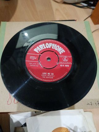The Beatles 7 " Love Me Do B/w P.  S.  I Love You.  Uk Red Parlophone 45 - R 4949 1st