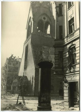 Wwii Large Size Press Photo: Kirche & Street View In Berlin,  May 1945