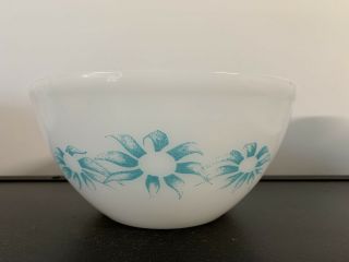 Agee Pyrex Turquoise Flannel Flower Bowl 8 Inch