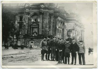 Wwii Large Size Photo: Russian & Us Military In Center Of Berlin,  May 1945