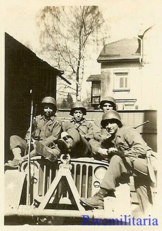 BATTLE BUDDIES US Soldiers w/ Weapons Posed in Willys Jeep; Germany 1945 2