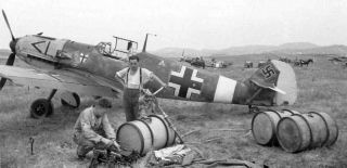 Wwii B&w Photo Messerschmitt Bf109 Jg27 Refueling Me109 World War Two Ww2 / 6108