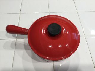 Le Creuset Red Enamel 18 Cast Iron Sauce Pan With Lid Size 2 Qt