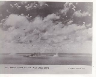 Wwii Us Navy Photo Japanese Aircraft Carrier Hit & Sunk Leyte Gulf 621