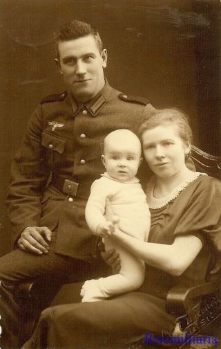 Port.  Photo: Loving Studio Pic Wehrmacht Soldier On Leave Posed W/ Wife & Baby