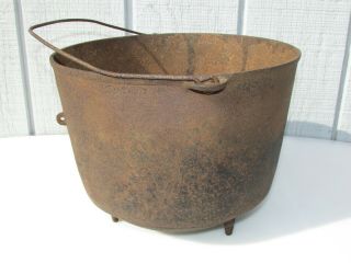 Vintage Wagner No.  9 Cast Iron 3 Footed Cauldron Kettle Cowboy Bean Pot 11 X 8.  5 "