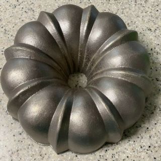 Vintage Cast Aluminum Bundt Cake Pan Mold
