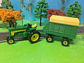 John Deere,  630 1958 - 1960,  Ertl,  Farm Toy Tractor With Hay Wagon Tomy Licensed