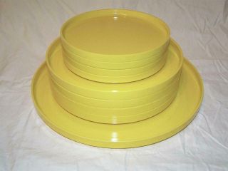 Heller Massimo Vignelli 4 - 10 " Dinner & 4 - 7.  5 " Salad Plates & 13 " Tray Yellow