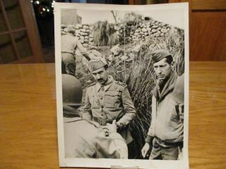 1944 Wwii Associated Press Photo - Lt.  Gen.  Mark W.  Clark Visits Italian Army